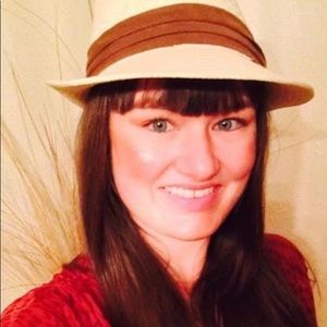 Meet your Posher, Lucy